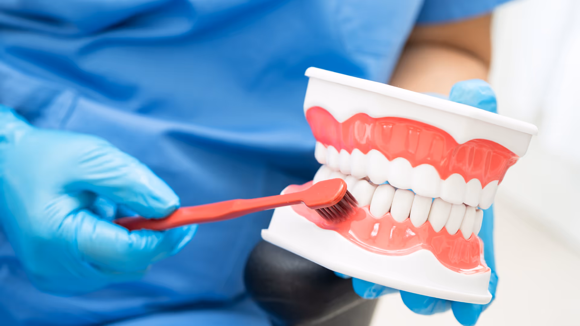 Periodontal and gum treatment with Dr. Andrés Peñalva
